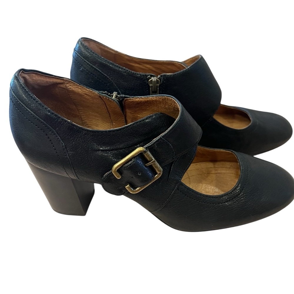 Clarks Indigo Women’s Heels Town Club Black leather zip mary jane heels Size 10
